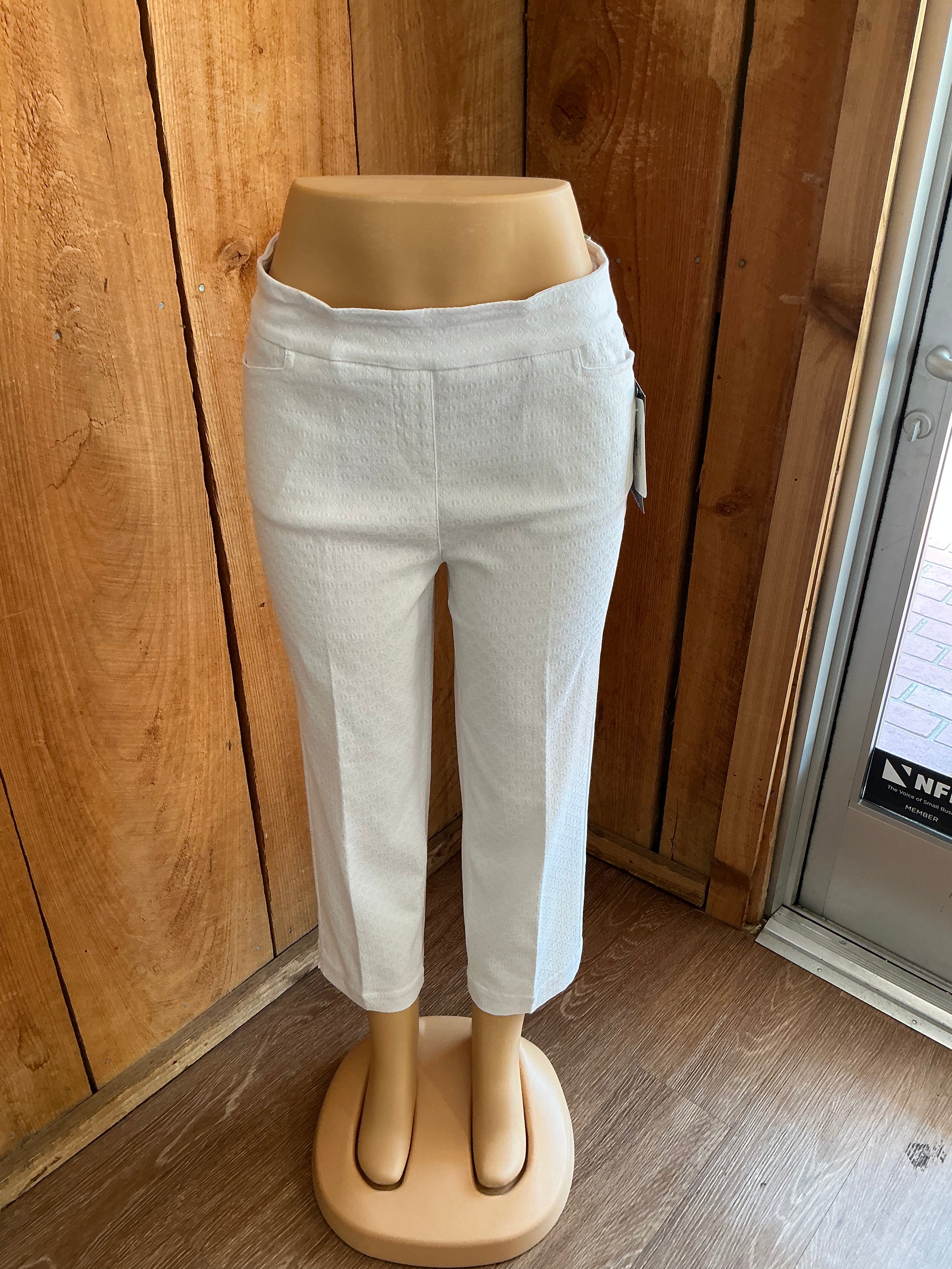 M26718PM CROP WHITE